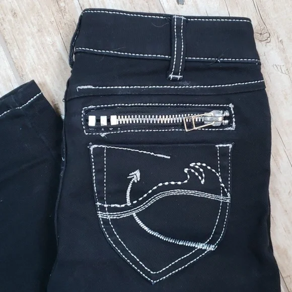 Jeans - Picture 2 of 6